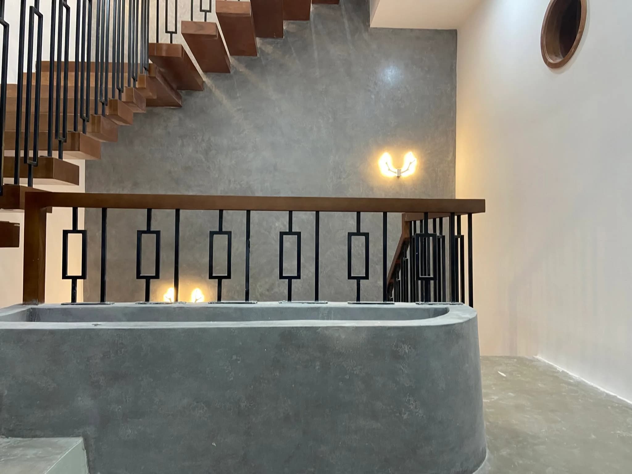 Biệt thự sắc độ bê tông — bê tông, hình ảnh thực tế 8