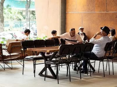 Chago Coffee — sắc gỉ trong không gian cà phê — gỉ sét, hình ảnh thực tế 7