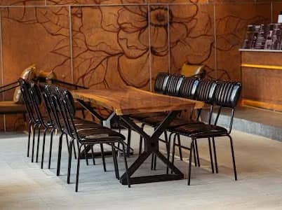 Chago Coffee — sắc gỉ trong không gian cà phê — gỉ sét, hình ảnh thực tế 16