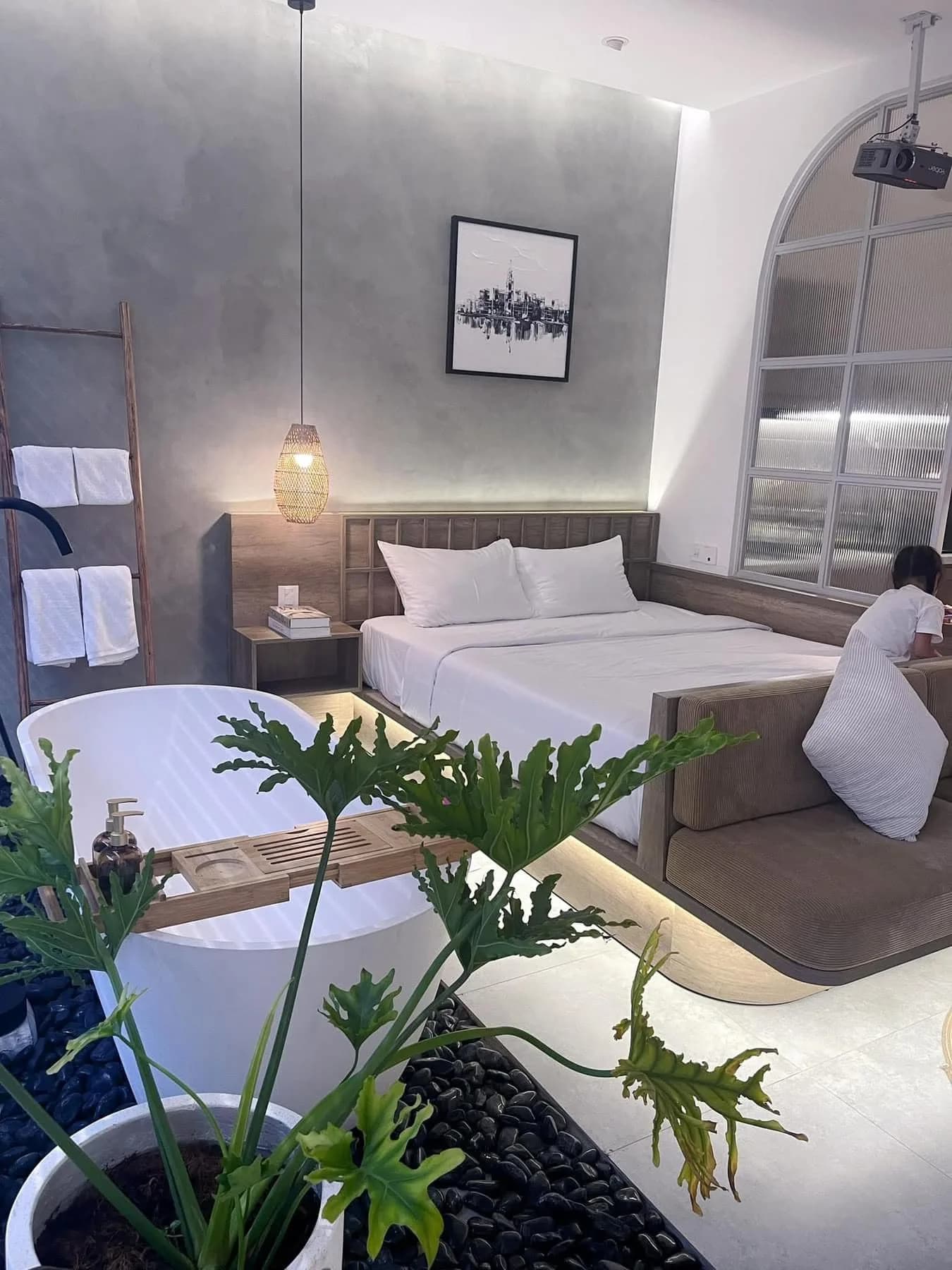 Khách sạn — đá và ánh sáng — bê tông, hình ảnh thực tế 4