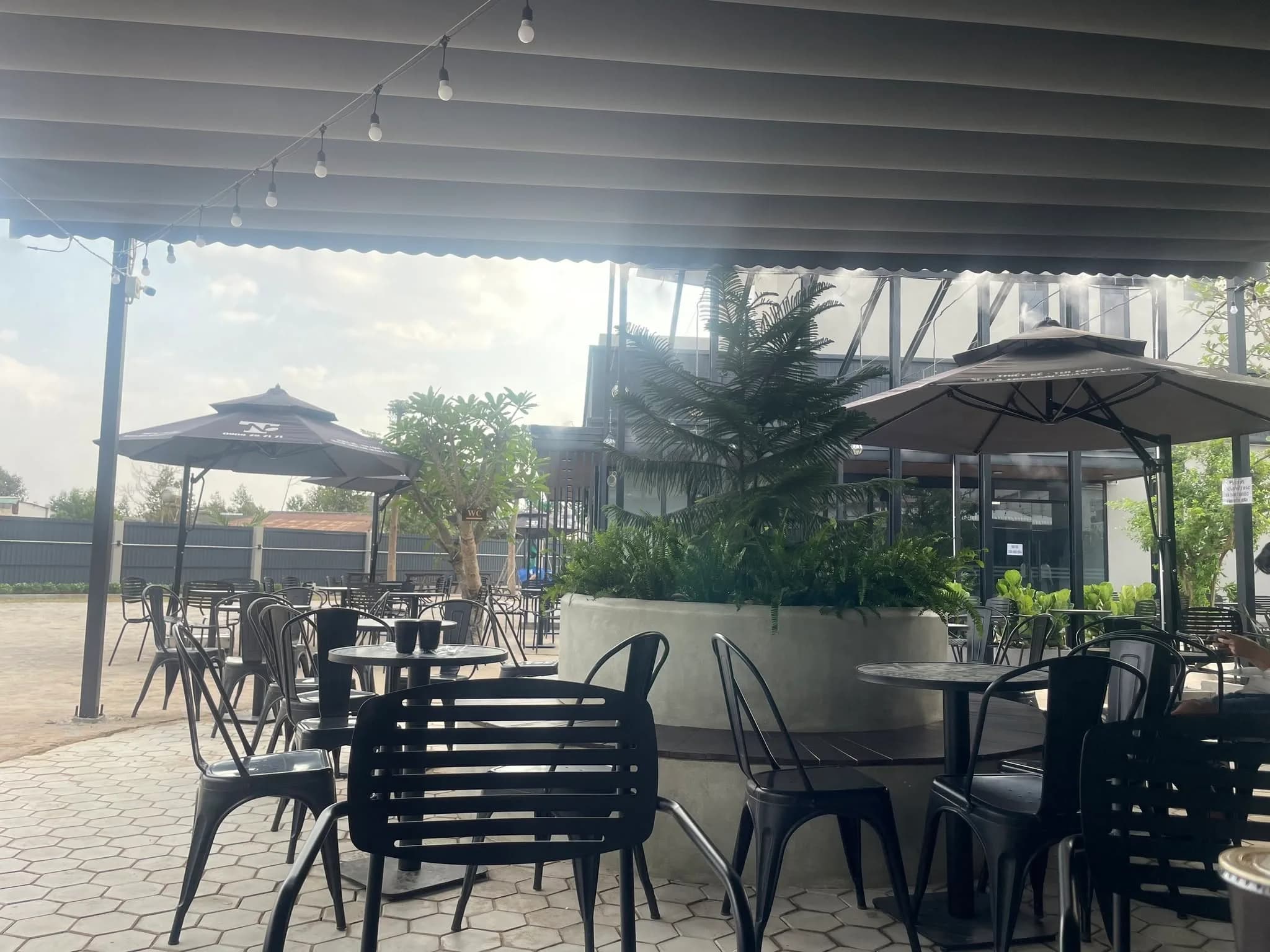 Let Coffee — chuỗi không gian bê tông — bê tông, hình ảnh thực tế 15