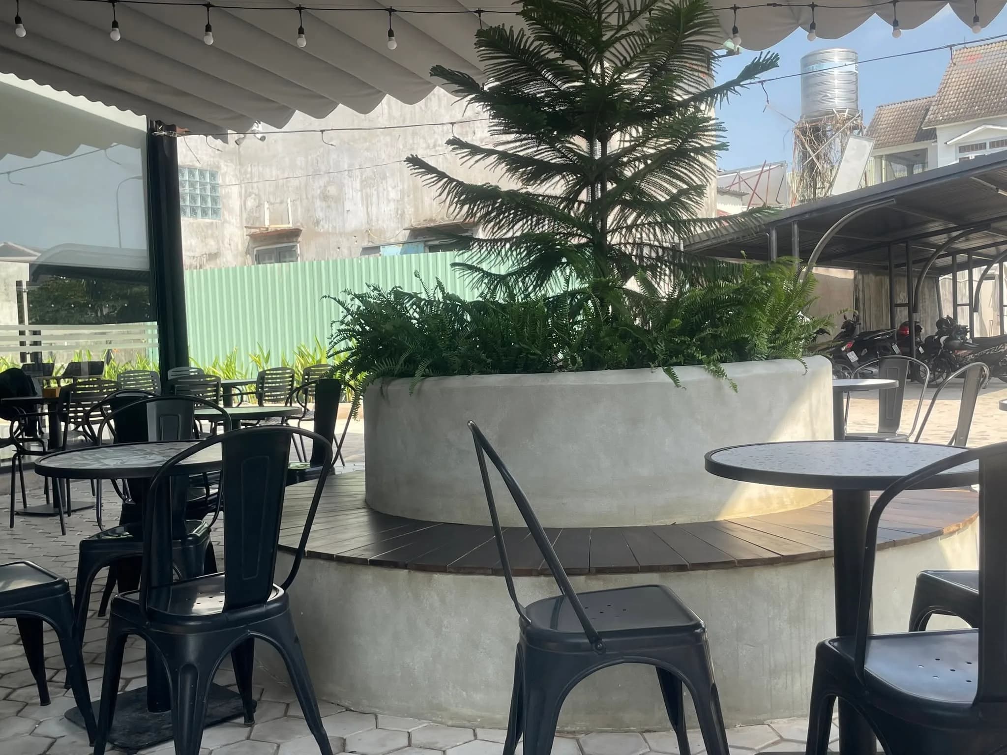 Let Coffee — chuỗi không gian bê tông — bê tông, hình ảnh thực tế 24