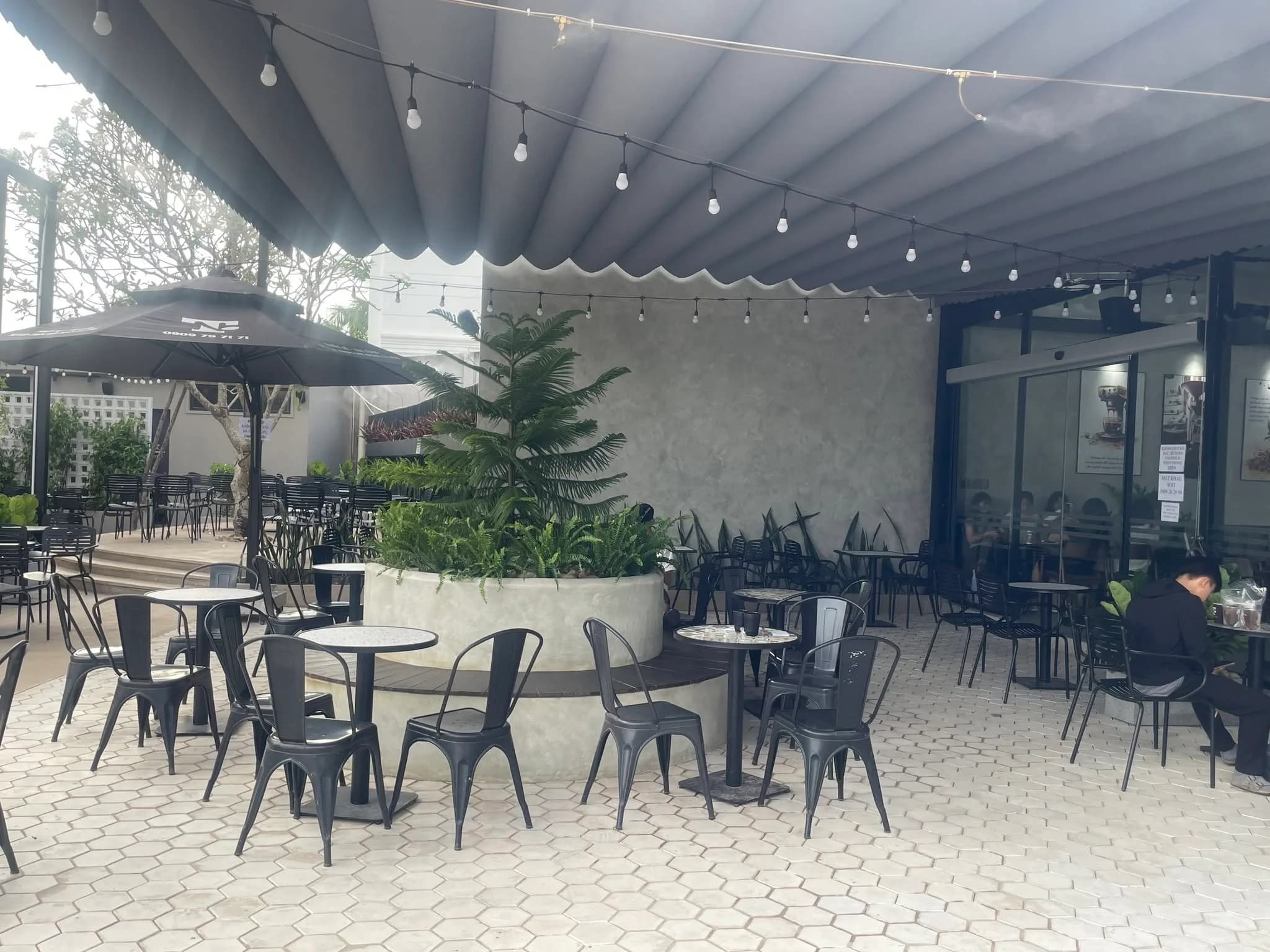 Let Coffee — chuỗi không gian bê tông — bê tông, hình ảnh thực tế 27