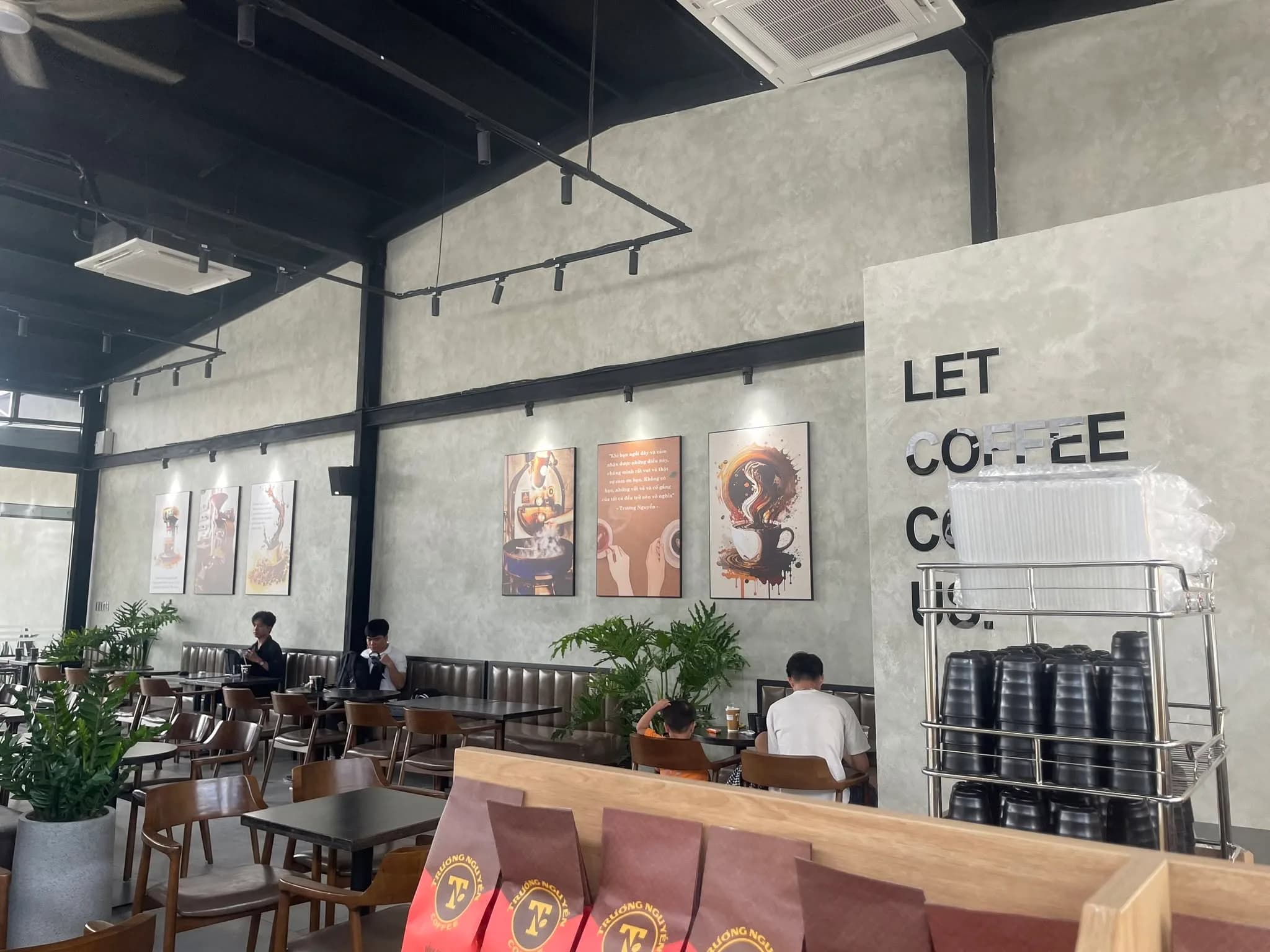 Let Coffee — chuỗi không gian bê tông — bê tông, hình ảnh thực tế 31