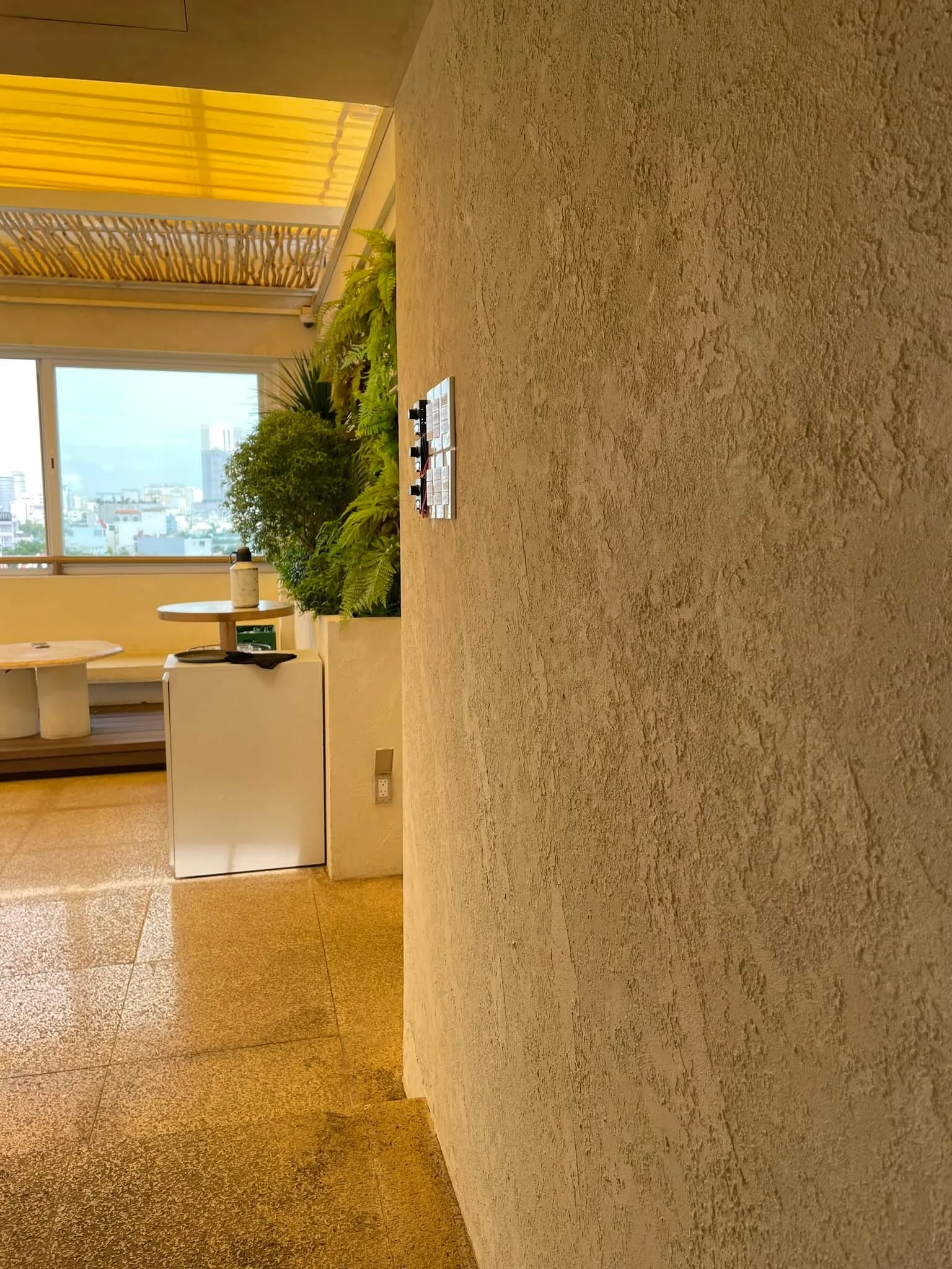 Quán cà phê — phối sắc thủ công — mix màu, hình ảnh thực tế 2