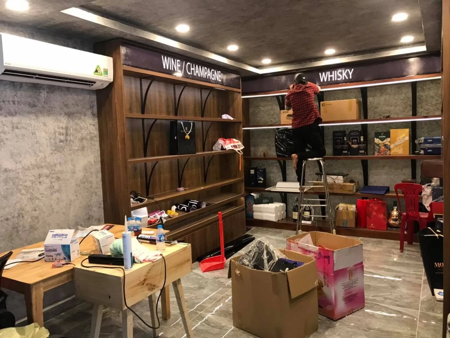 Showroom Whisky — bê tông, hình ảnh thực tế 3