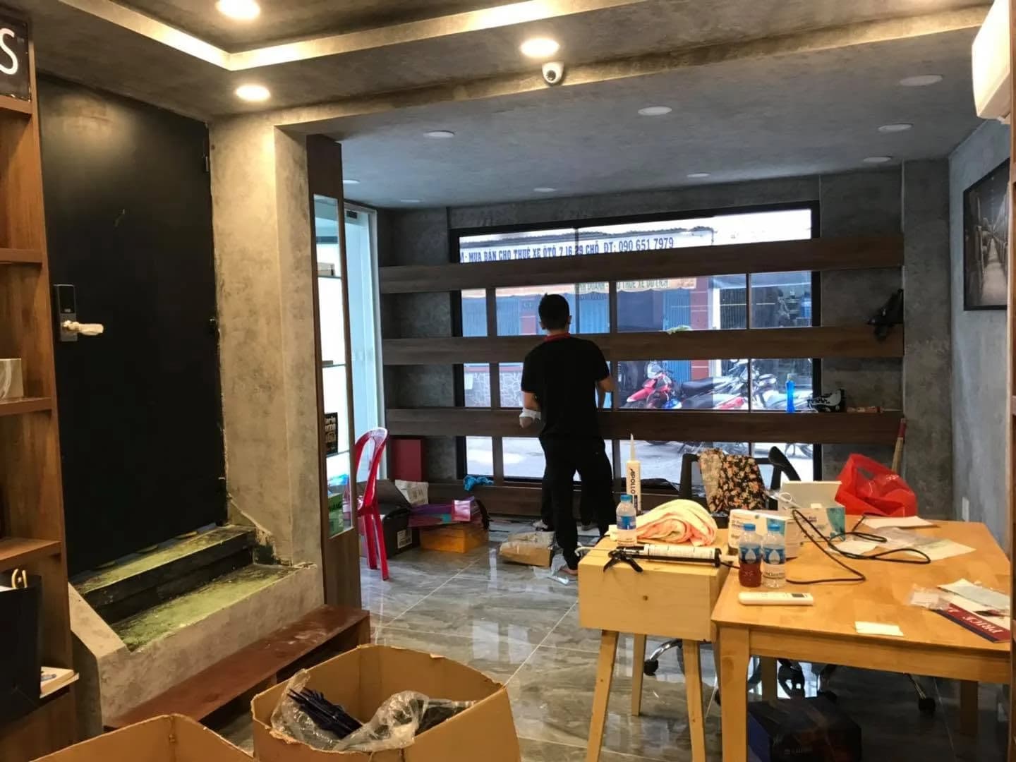 Showroom Whisky — bê tông, hình ảnh thực tế 6
