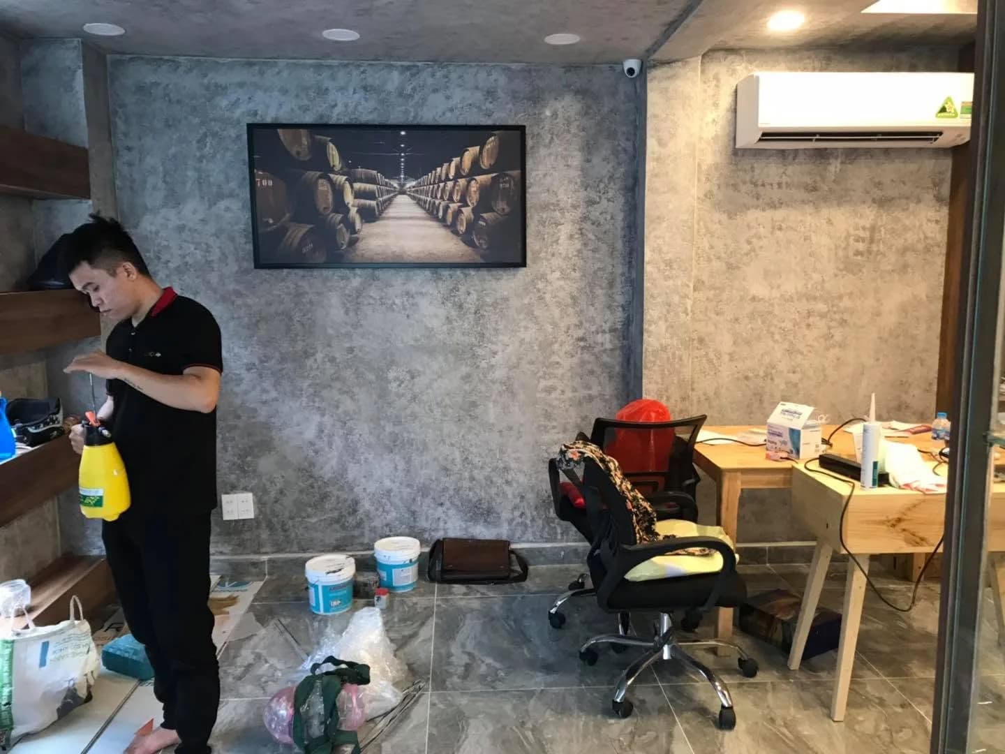 Showroom Whisky — bê tông, hình ảnh thực tế 7