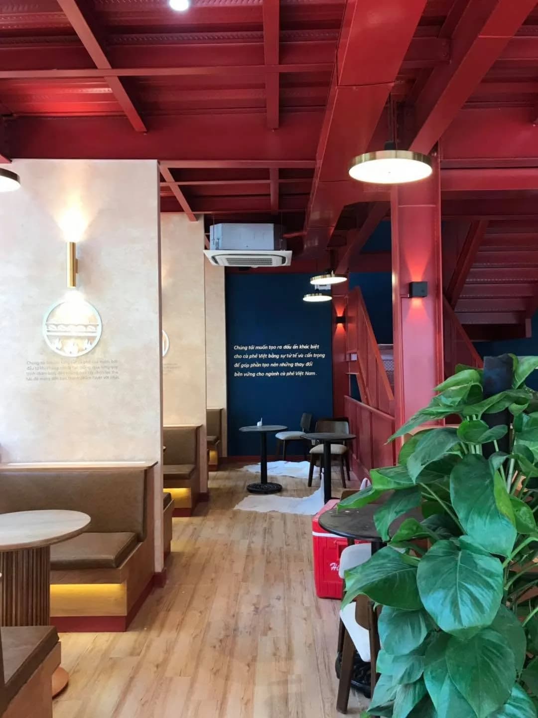 The Coffee House — mix màu theo nhận diện — mix màu, hình ảnh thực tế 11