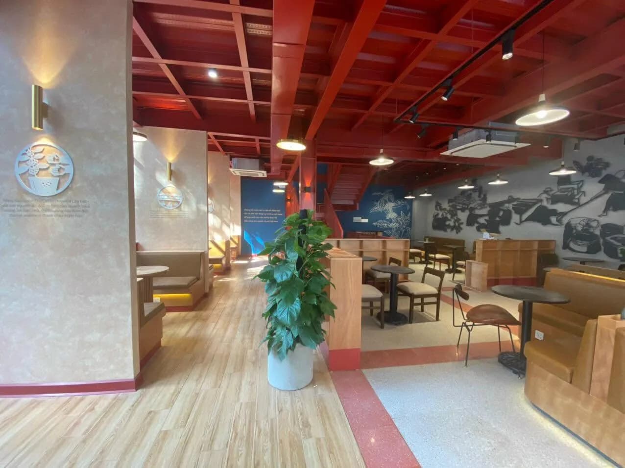 The Coffee House — mix màu theo nhận diện — mix màu, hình ảnh thực tế 13