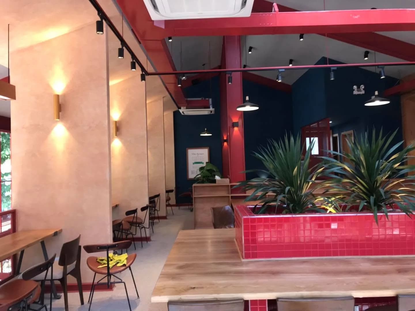 The Coffee House — mix màu theo nhận diện — mix màu, hình ảnh thực tế 15