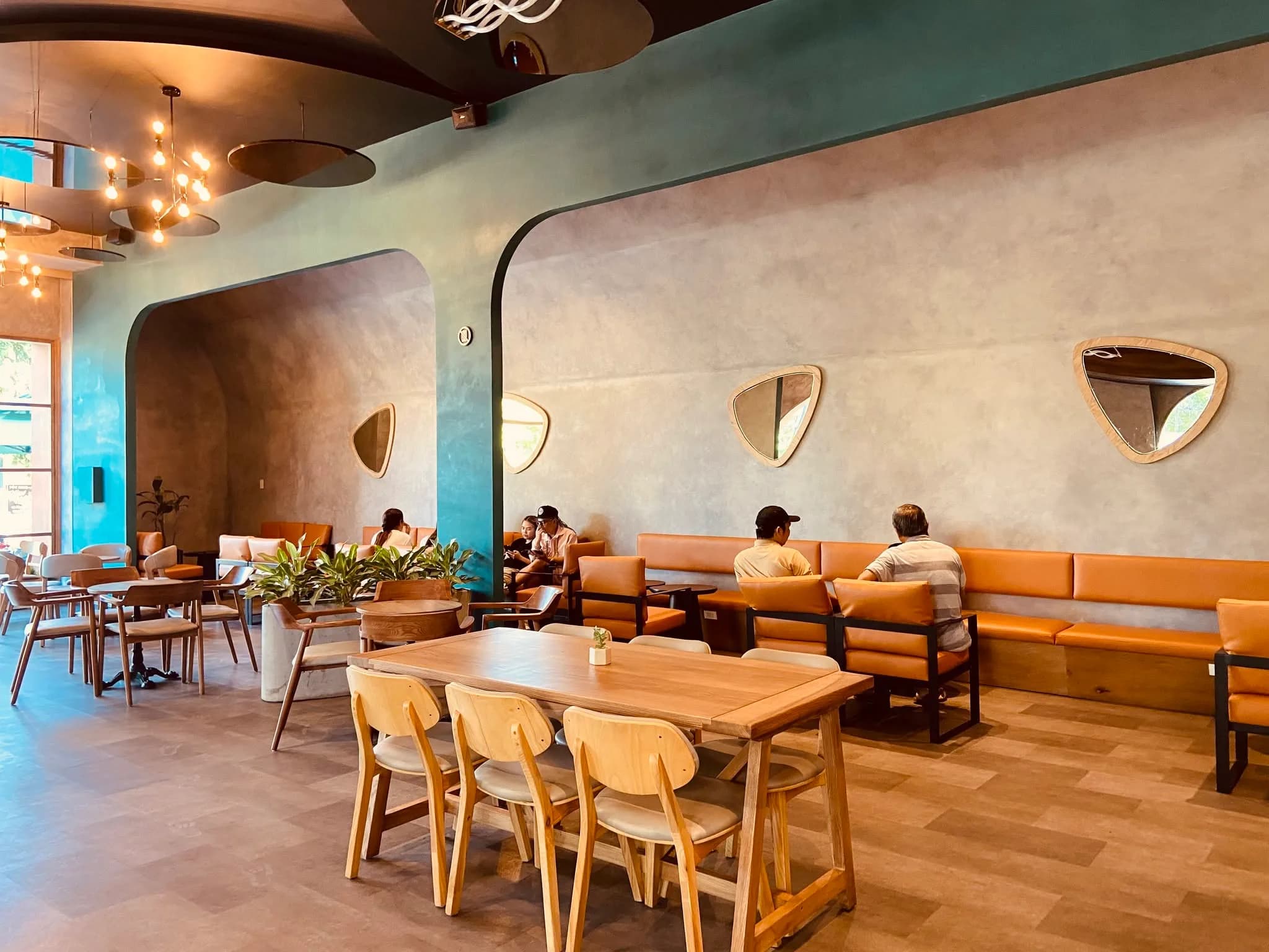 Lumos Coffee — sắc bê tông hiện đại — bê tông, hình ảnh thực tế 11