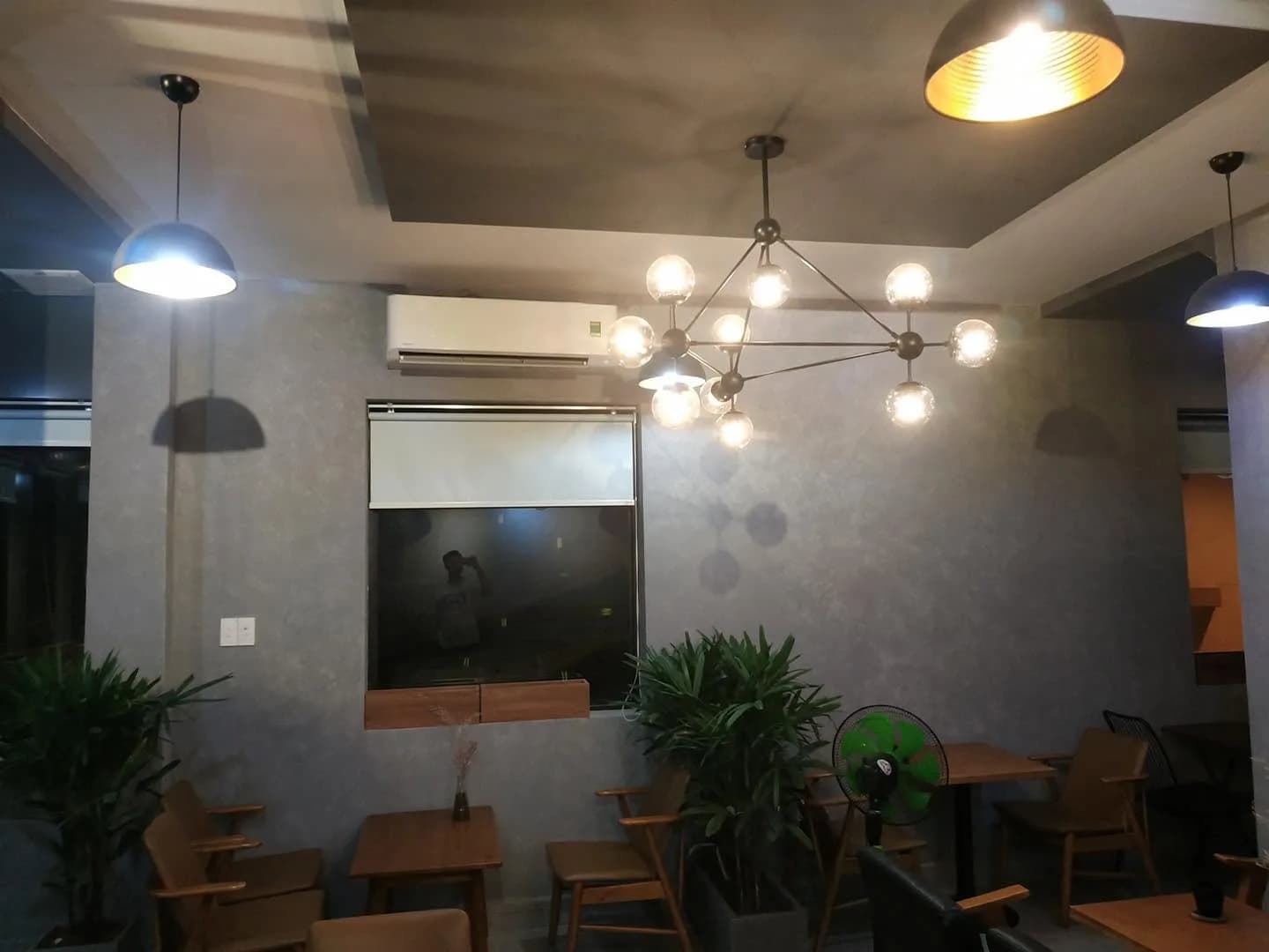 Cà phê Huỳnh Văn Nghệ — sắc bê tông mộc — bê tông, hình ảnh thực tế 7