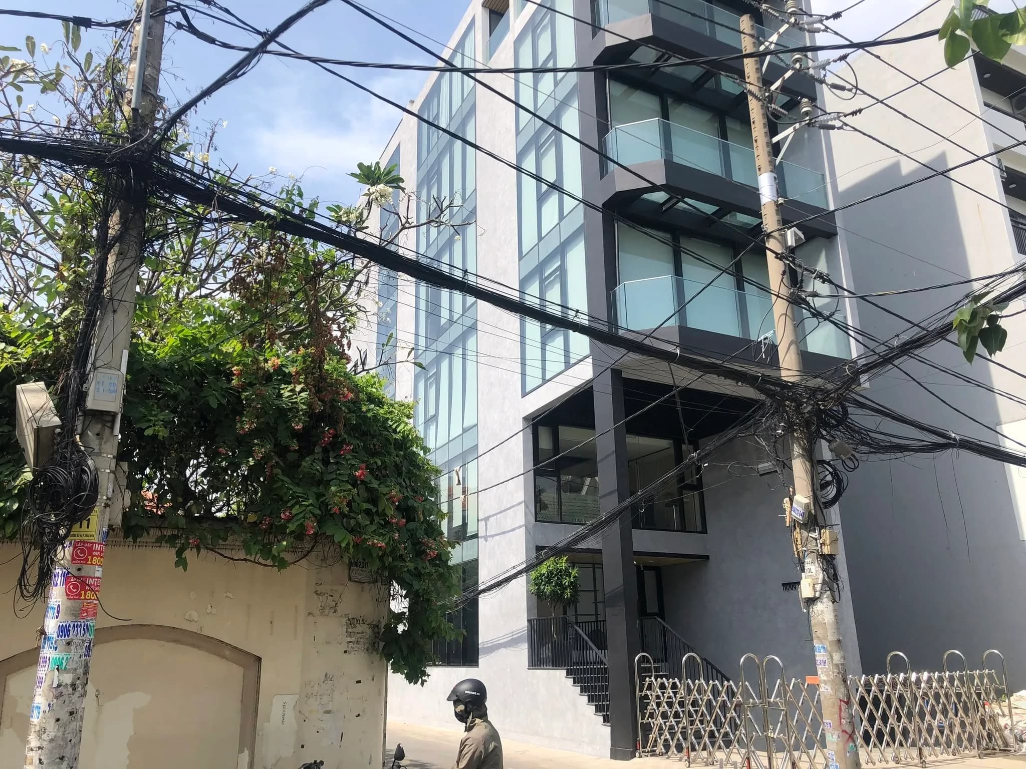 Văn phòng Trần Văn Sát — bê tông, hình ảnh thực tế 10